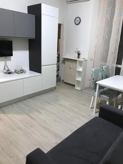 Appartamento In Zona Bocconi Milánó Kültér fotó
